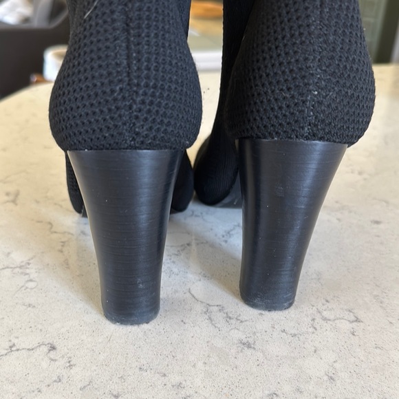 Elegant Black Women's Boots - Picture 3 of 6